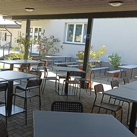 게스트하우스 Abturist Štúrovo