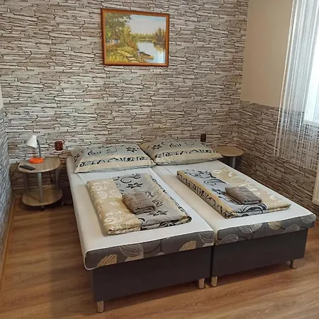 Abturist Penzión pre hostí Sturovo